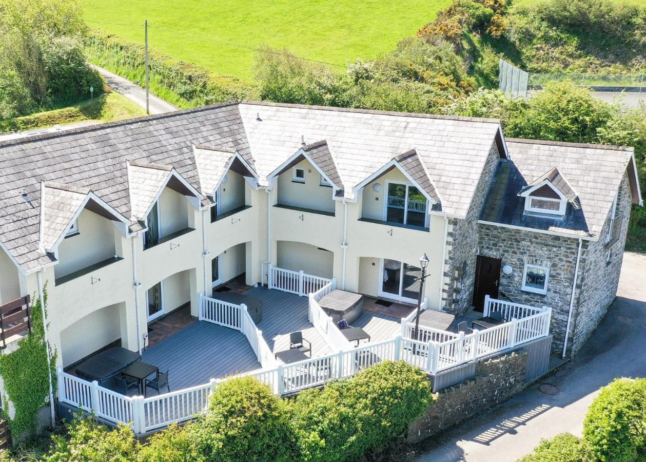 Gilfach Holiday Park Henfynyw Upper Exterior photo